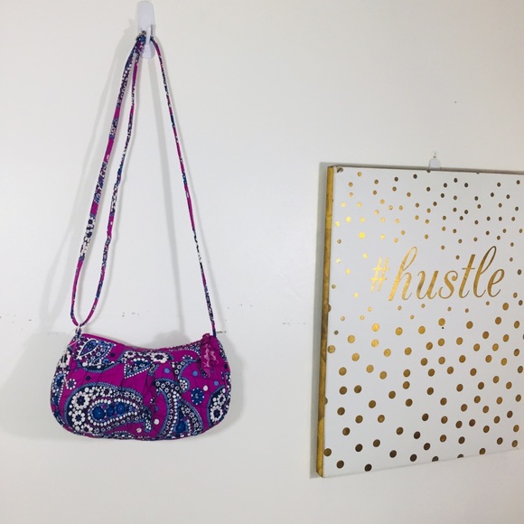 Vera Bradley Handbags - 🤩LAST CHANCE🤩Vera Bradley small Crossbody bag